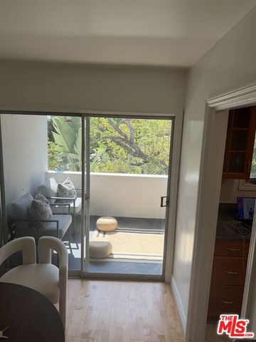 1328 Havenhurst Drive 202, West Hollywood, CA 90046