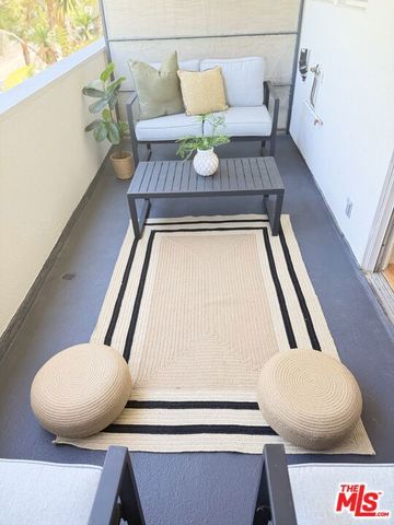 1328 Havenhurst Drive 202, West Hollywood, CA 90046