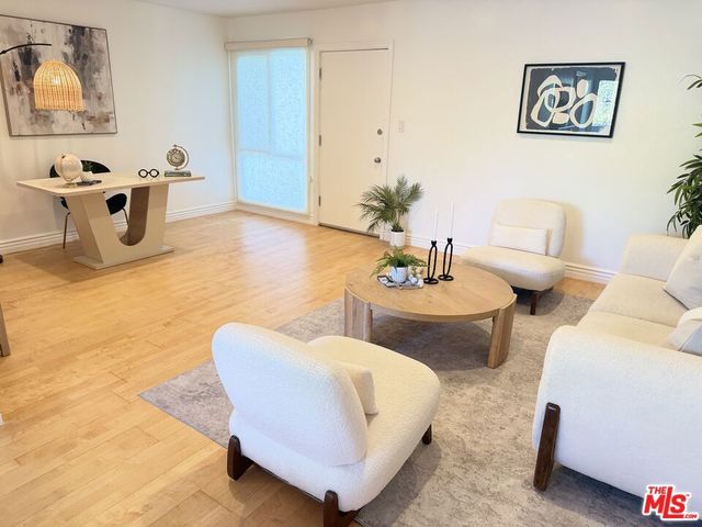 1328 Havenhurst Drive 202, West Hollywood, CA 90046