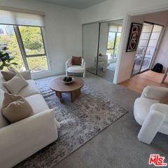1328 Havenhurst Drive 202, West Hollywood, CA 90046