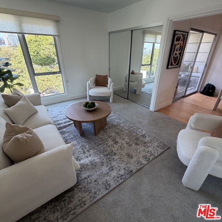 1328 Havenhurst Drive 202, West Hollywood, CA 90046