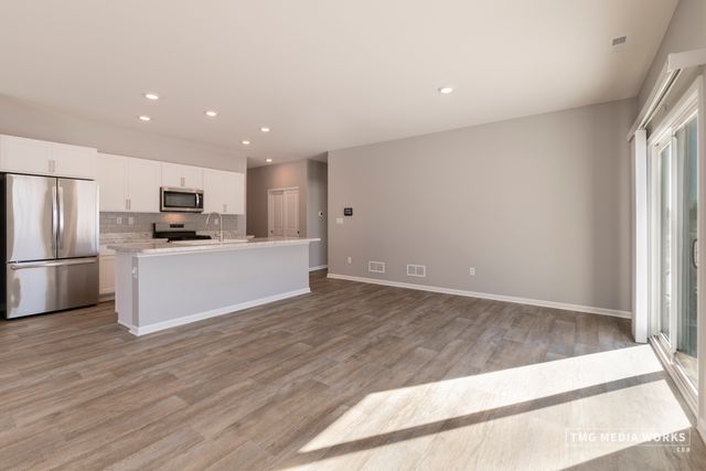 1175 Sonoma Court, Pingree Grove, IL 60140