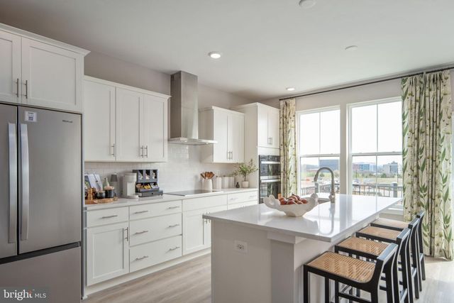 8903 CURIE ST, Manassas, VA 20109
