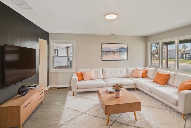 2302 Madonna Avenue, Joliet, IL 60436