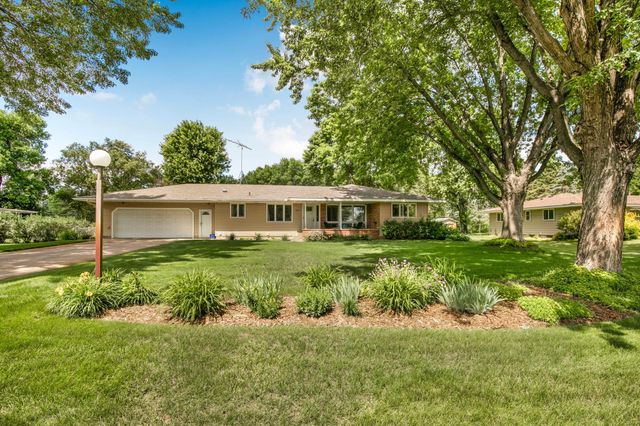 1021 Bromo Avenue, Saint Cloud, MN 56303