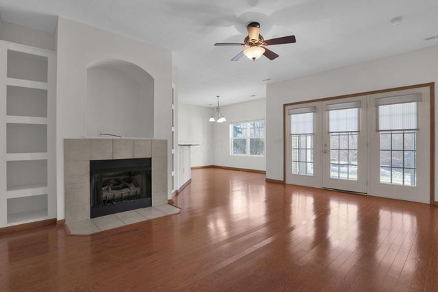 9073 Polaris Lakes Drive, Columbus, OH 43240