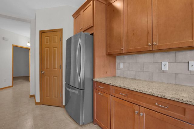 9073 Polaris Lakes Drive, Columbus, OH 43240