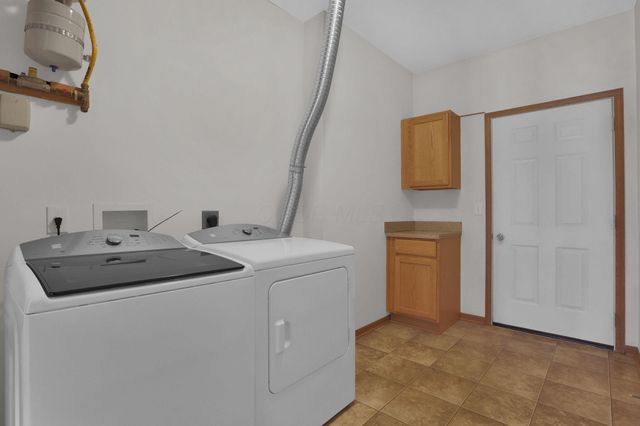 9073 Polaris Lakes Drive, Columbus, OH 43240