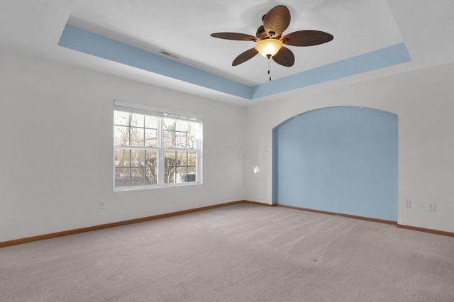 9073 Polaris Lakes Drive, Columbus, OH 43240