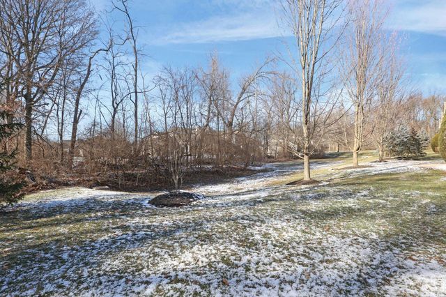 9073 Polaris Lakes Drive, Columbus, OH 43240