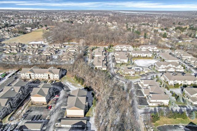 9073 Polaris Lakes Drive, Columbus, OH 43240