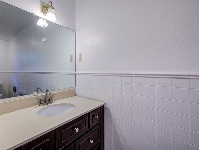 1408 N Business 287, Decatur, TX 76234