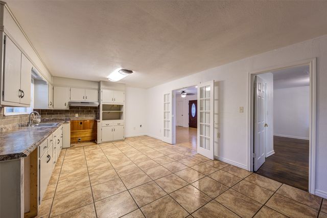 1408 N Business 287, Decatur, TX 76234