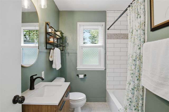 3133 Locust Lane, Eau Claire, WI 54703
