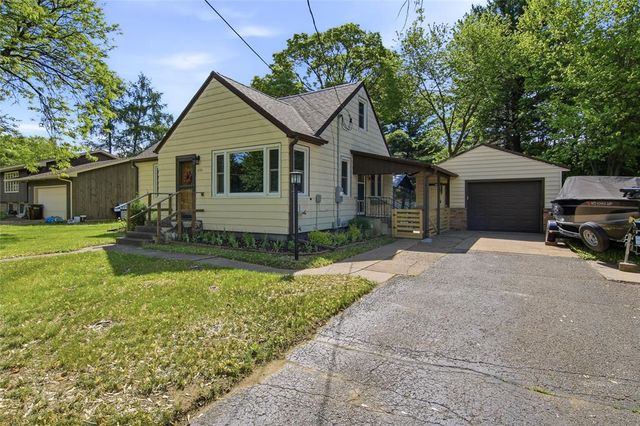 3133 Locust Lane, Eau Claire, WI 54703