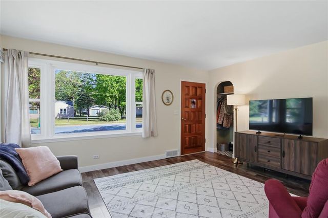 3133 Locust Lane, Eau Claire, WI 54703