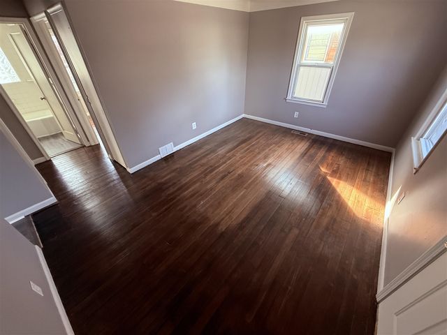 28908 Maple Street, Roseville, MI 48066