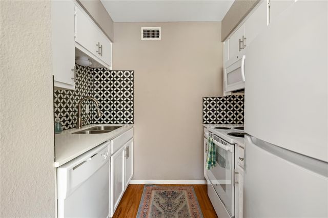 5215 Saint Georges GRN B, Austin, TX 78745