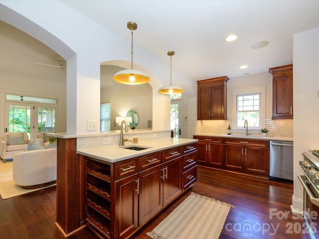 3016 Somerset Drive, Charlotte, NC 28209