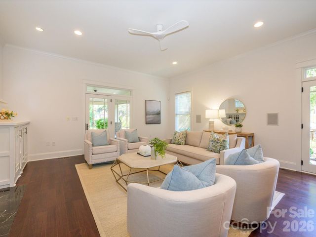 3016 Somerset Drive, Charlotte, NC 28209