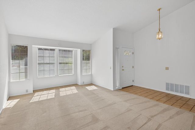 5809 Sheaves Ct, Elk Grove, CA 95758