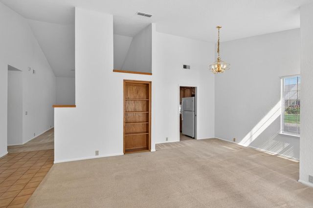 5809 Sheaves Ct, Elk Grove, CA 95758