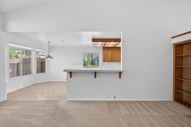 5809 Sheaves Ct, Elk Grove, CA 95758