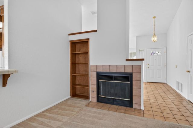 5809 Sheaves Ct, Elk Grove, CA 95758