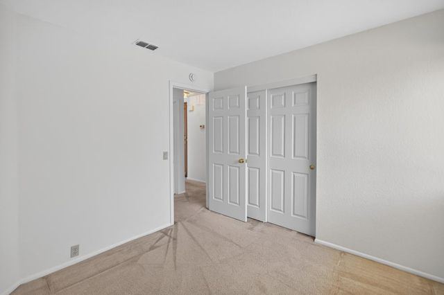 5809 Sheaves Ct, Elk Grove, CA 95758