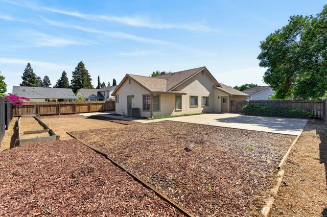 5809 Sheaves Ct, Elk Grove, CA 95758