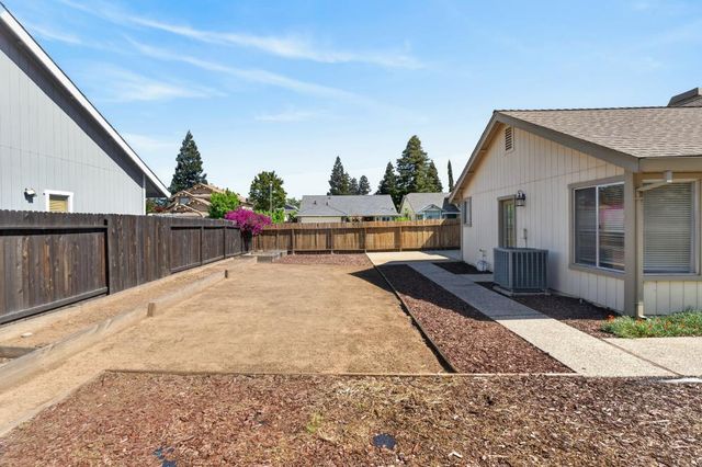 5809 Sheaves Ct, Elk Grove, CA 95758