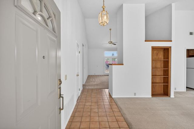 5809 Sheaves Ct, Elk Grove, CA 95758
