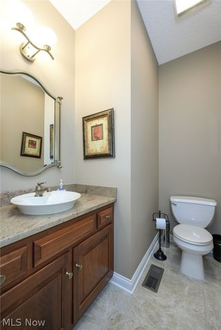 4966 Abbey Church Avenue NW, Canton, OH 44718