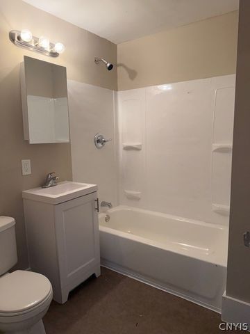 253 Fenway Drive, Syracuse, NY 13224