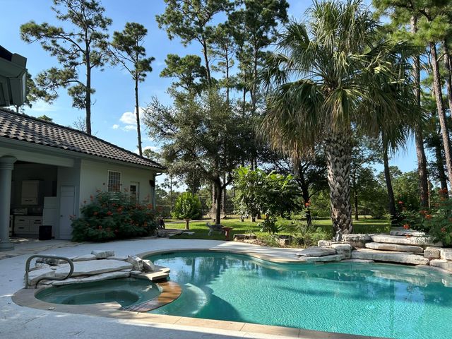 110 Pine CT, Bastrop, TX 78602