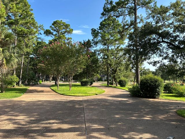 110 Pine CT, Bastrop, TX 78602