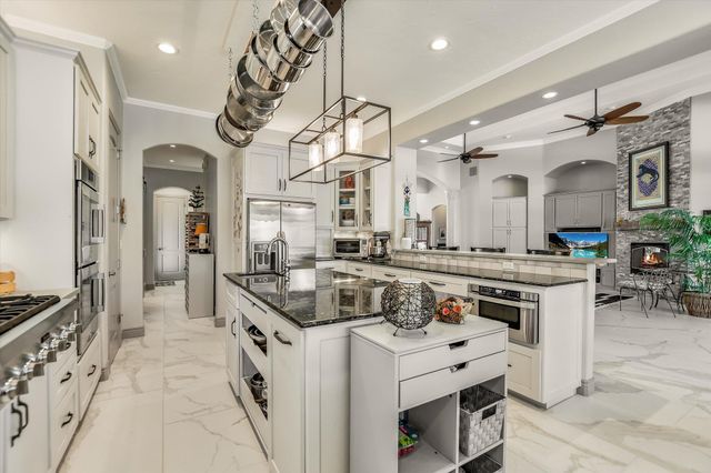 110 Pine CT, Bastrop, TX 78602