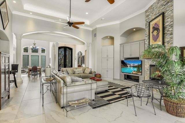 110 Pine CT, Bastrop, TX 78602