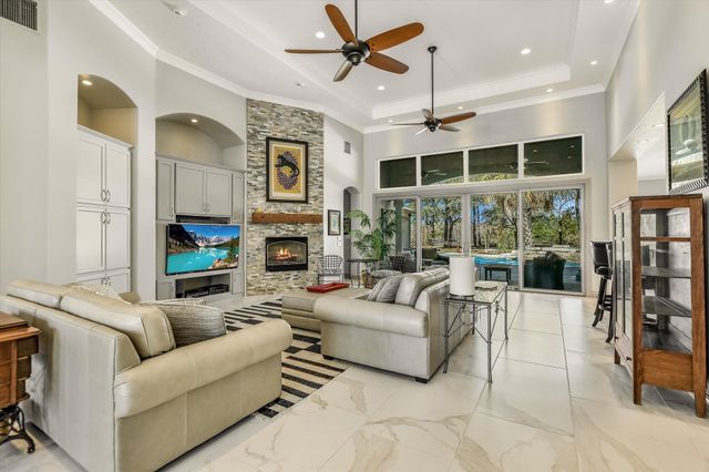 110 Pine CT, Bastrop, TX 78602