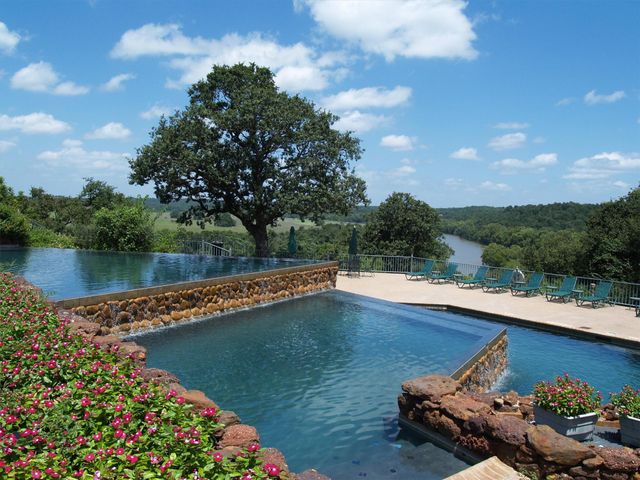 110 Pine CT, Bastrop, TX 78602