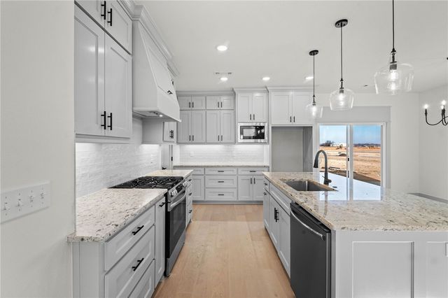 7006 High Meadow Boulevard, Bentonville, AR 72713