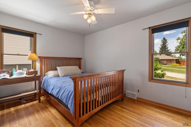 1011 ST CHARLES, Rapid City, SD 57701