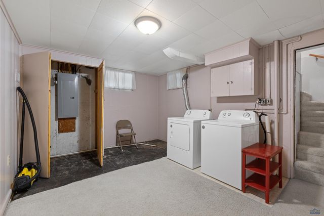 1011 ST CHARLES, Rapid City, SD 57701