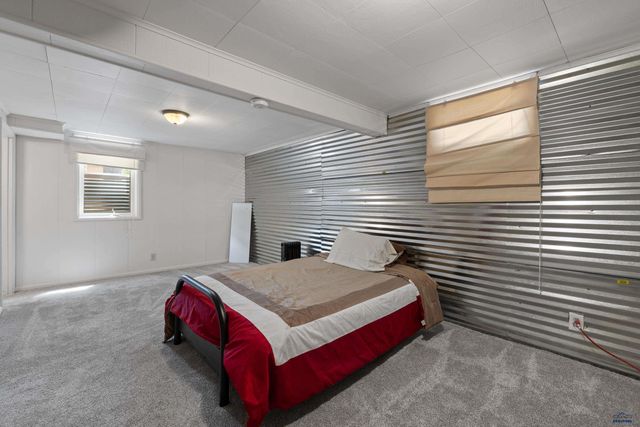 1011 ST CHARLES, Rapid City, SD 57701