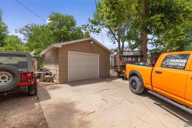 1011 ST CHARLES, Rapid City, SD 57701