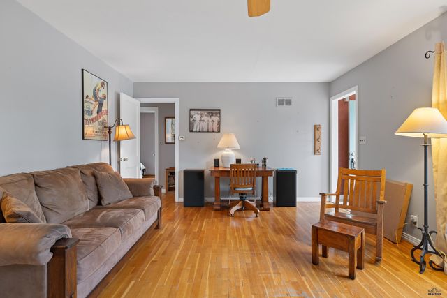 1011 ST CHARLES, Rapid City, SD 57701