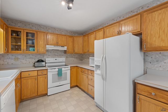 1011 ST CHARLES, Rapid City, SD 57701