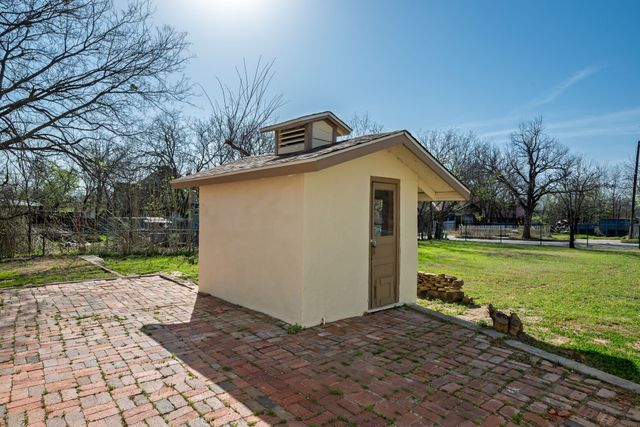 811 SW 5th Avenue, Mineral Wells, TX 76067