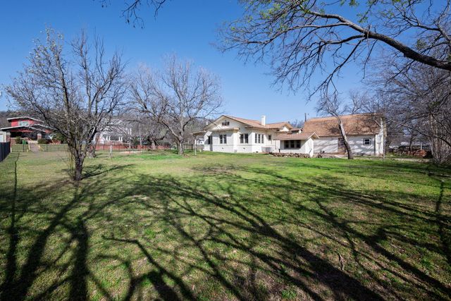 811 SW 5th Avenue, Mineral Wells, TX 76067