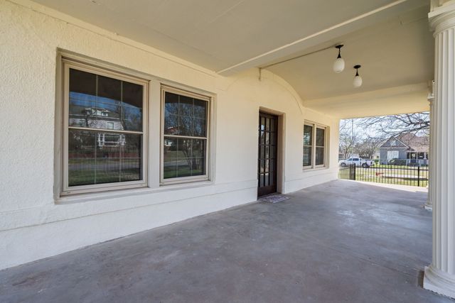 811 SW 5th Avenue, Mineral Wells, TX 76067